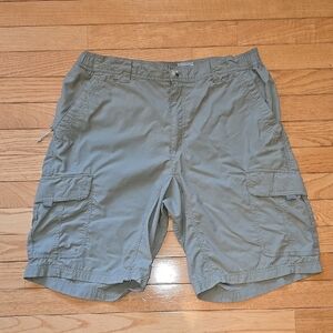 Columbia Men's Utility Cargo Shorts, Size M